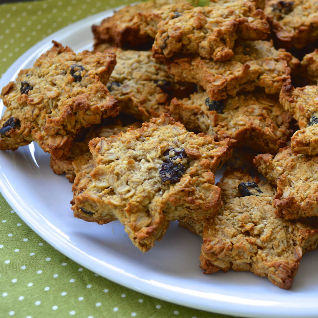 A plate of baked biscuits shaped like stars