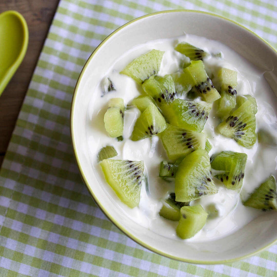 A bowl of kiwi and yogurt